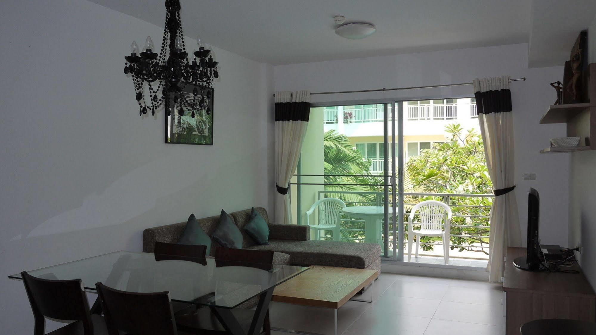 Baan Sanpluem Hua Hin Apartment Bagian luar foto