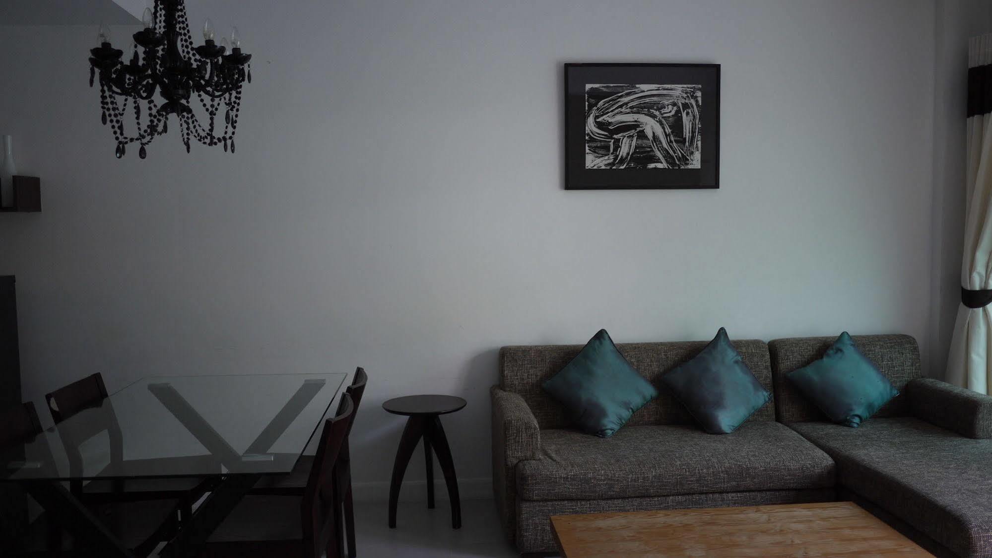Baan Sanpluem Hua Hin Apartment Bagian luar foto
