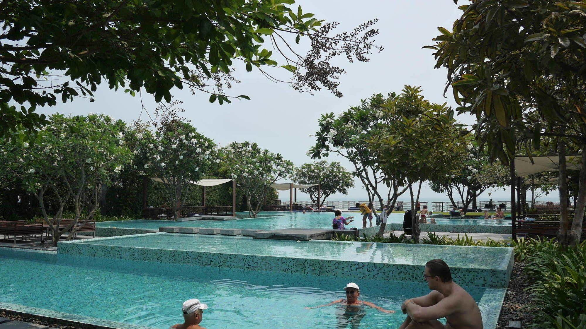 Baan Sanpluem Hua Hin Apartment Bagian luar foto