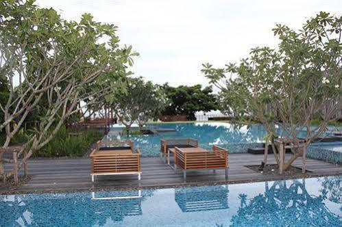 Baan Sanpluem Hua Hin Apartment Bagian luar foto
